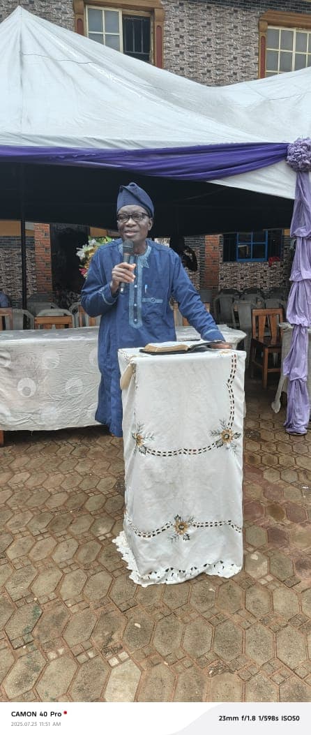 Students in chapel devotion
